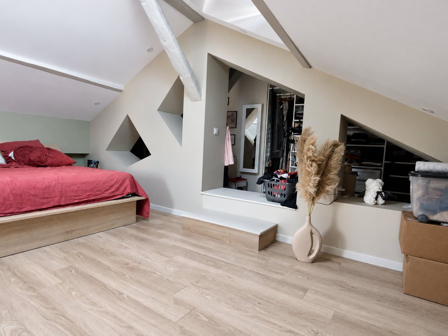 Chambre sous combles aménagée